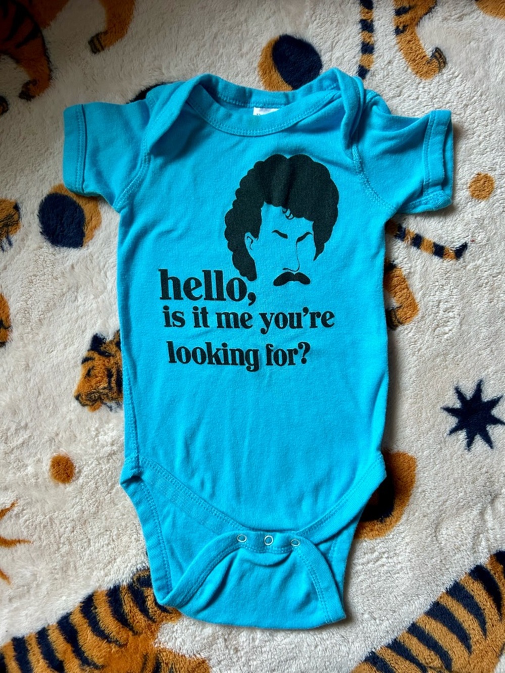 Zulily Lionel Richie “Hello” Blue Graphic Baby One-Piece Bodysuit 12 MOS